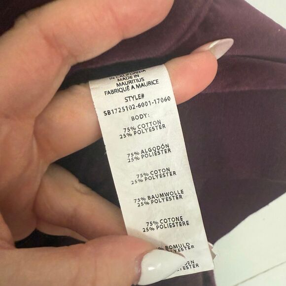 Fabletics Women’s XL Maroon Velvet Pullover Sweatshirt - Picture 3 of 5